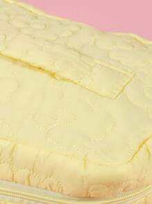 1 PC Yellow Floral Quilted Fish Cloud Bag Make Up Bag, Fashionable And Casual Large Capacity Portable Zipper Makeup Bags, Travel And Vacation Essentials Cosmetic Bags For Sanitary Napkins, Pouch Pads, Wired Earphones, Earpods, Headphones, Charger, Lipsticks, Cosmetics, Perfume, Skin Care And Beauty Products, Home Decor, Keys, Holiday Gifts Makeup Travel Toiletry Organizer Essentials Gifts Storage Zipper Accessories Nail Bag