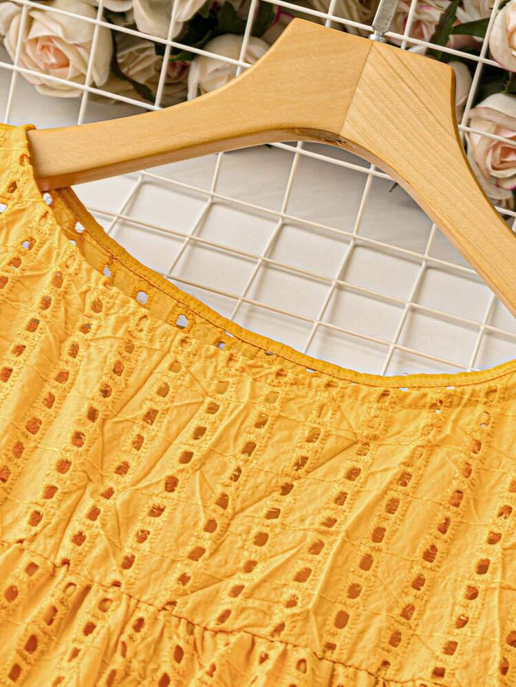 Solid Color Ruffle Trimd Hem Round Neck Plus Size-Size Dress With Short Flutter Sleeves