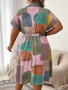 SHEIN LUNE Đầm thắt lưng in đầy màu sắc dành cho nữ "Plus Size - Màu Hồng baby - Xem 2