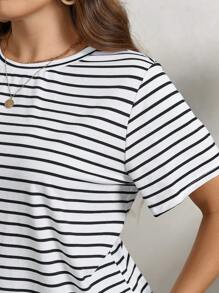 SHEIN LUNE 大尺碼條紋休閒T卹，後開叉和荷葉邊裝飾，適用於春夏季節 - 黑與白 - 查看 3