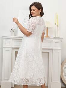 Plus Size Lace Short Sleeve Long Round Neck Dress - White - View 2