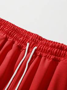 ROMWE MEN Street Life Men Letter Graphic Drawstring Waist Shorts - Red - View 4