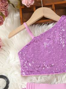 SHEIN Conjunto elegante para fiesta de cumpleaños de niña joven, top con hombros asimétricos con cuentas rosadas y falda plisada - Morado - Ver 6