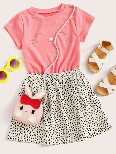 تي شيرت برسوم كرتونية للفتاة الصغيرة و تنورة مطبوعة بالنقاط المتلألئة