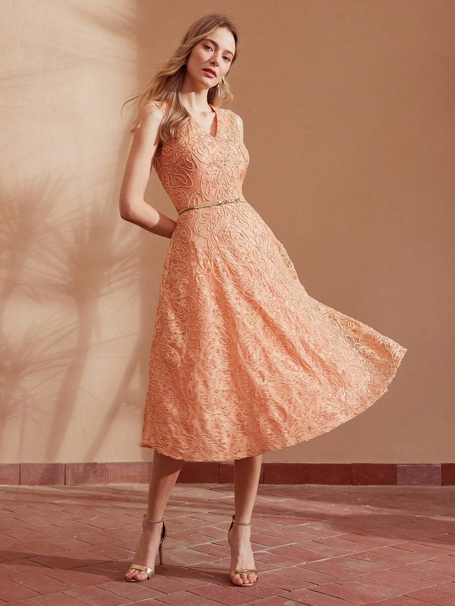 MOTF PREMIUM VESTIDO DE ENCAJE CON SUPERPOSICIÓN EN FORMA DE V Y SIN CINTURÓN