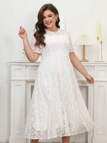 Plus Size Lace Short Sleeve Long Round Neck Dress - White - View 4