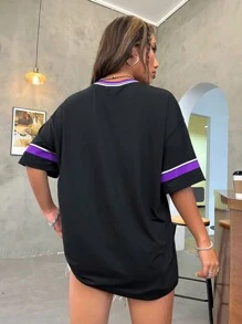 SHEIN Unity Camiseta holgada con cuello en V, mangas tipo dolman y gráfico de patrón numérico y de texto "Los Angeles" para mujeres - Negro - Ver 2