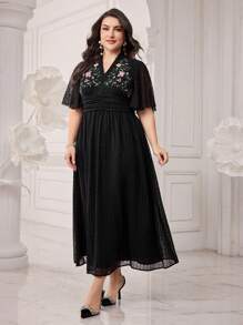 Modelyn Grote maten Dames Geborduurde bloemen Geplooide Korte mouwen Taille Ruches Lang Elegant Jurken