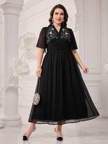 Modelyn Grote maten Dames Geborduurde bloemen Geplooide Korte mouwen Taille Ruches Lang Elegant Jurken