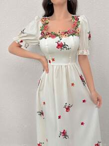 Modelyn 女士夏季假期花卉印花刺绣拼布方领泡泡袖连衣裙长款女装 - 杏色 - 查看 3