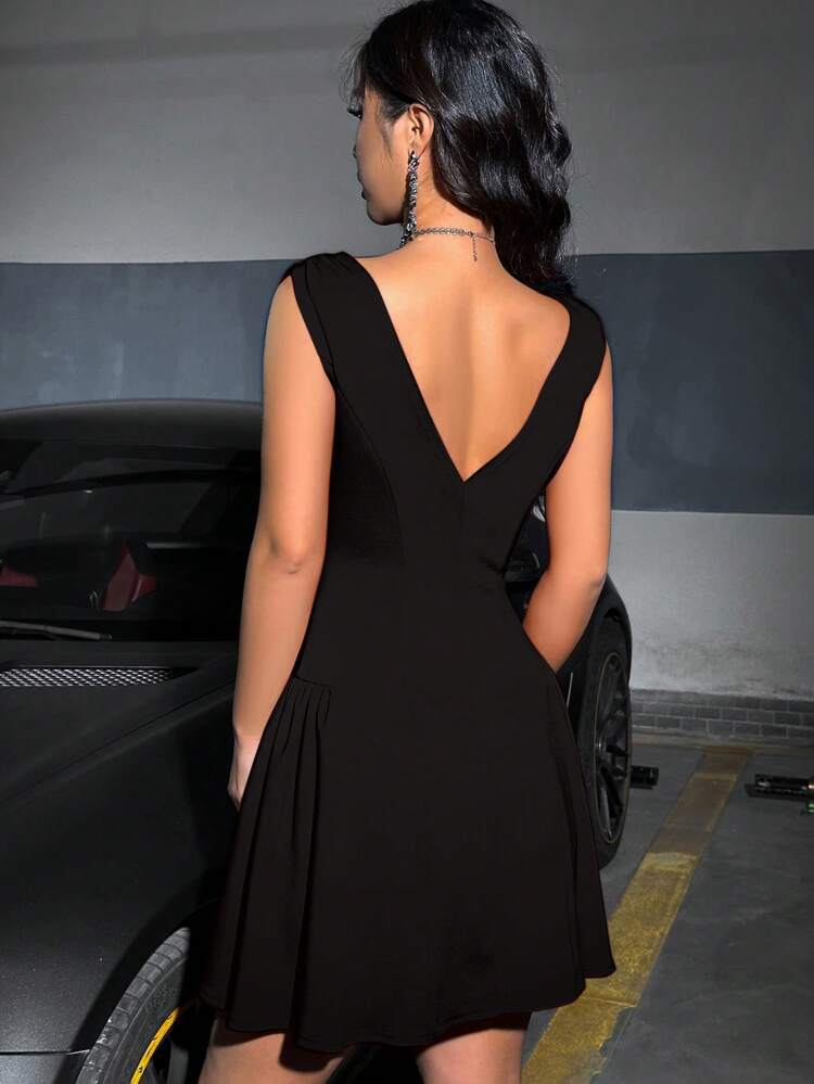 Summer Casual V-Neck Bodycon Sleeveless Dress With Gathered Waist