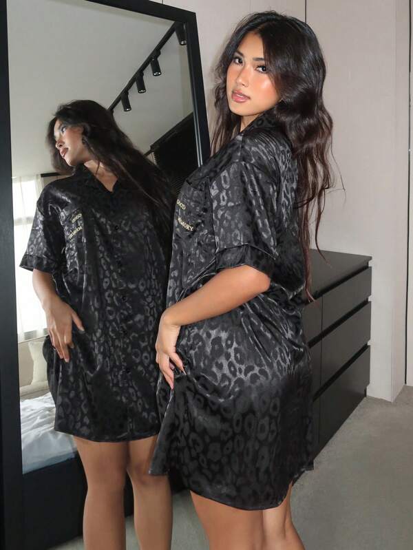 DAZY Satin Leopard Jacquard Alphabet Decorated Shirt-Style Nightgown Summer