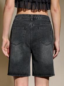 SHEINNeu 女性時尚破洞磨破丹寧短褲 - 黑色 - 查看 2