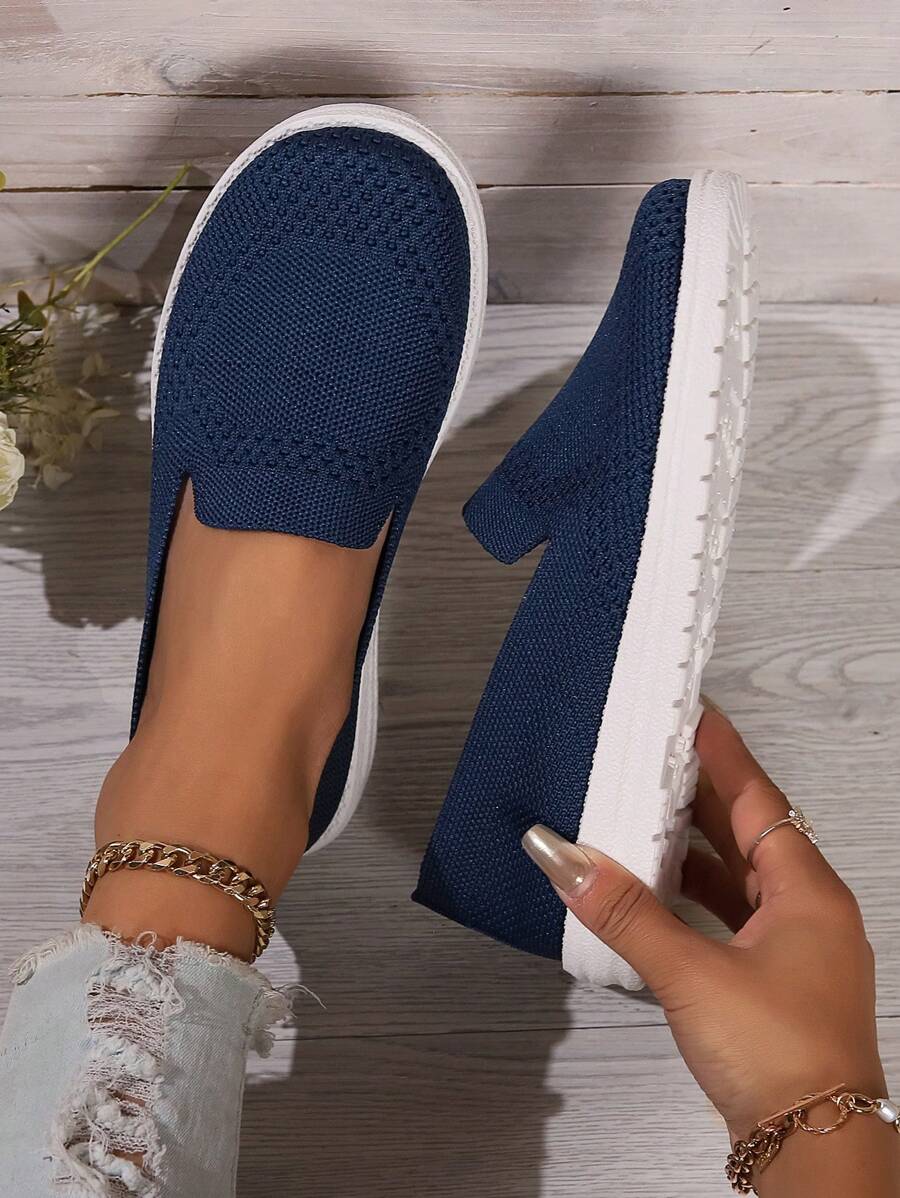 Summer Slip-On Breathable Loafers For Casual Occasions, With Lightweight And Non-Slip Solid Color Soft Sole Design, Suitable For Driving.