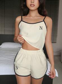 DAZY Conjunto De Ropa De Casa De Top De Tirantes Con Diseño De Bloques De Color Simple Y Bordes Impresos Conjugando Letras Y Pantalones Cortos