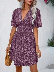 SHEIN LUNE Summer Ditsy Floraled V-Neck Dress With Cinched Waist And Ruffled Sleeves Burgundy Color Women Outfit