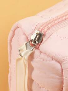 1个粉色绗缝云朵化妆包,时尚休闲大容量便携拉链化妆包,旅行文具收纳包,度假必备化妆包,可收纳粉底液、有线耳机、耳塞、头戴式耳机、充电器、口红、化妆品、香水、护肤品和美容产品,家居装饰,学生用品,钥匙,节日礼物袋,房间装饰,包包,化妆包,旅行,化妆包,收纳包,化妆包,桌面收纳包,化妆包,化妆包,化妆袋,化妆包,小化妆包,化妆袋,化妆包,旅行必备,大容量,大化妆包,圣诞礼物,收纳袋,旅行,女士旅行必备礼物,收纳袋,手拿包/小手提包,化妆品收纳包,化妆品整理包,收纳袋,刷子收纳袋,迷你收纳袋,大容量收纳袋,女士礼物,圣诞节礼物,送给女性的礼物创意 - 淺粉色 - 查看 7