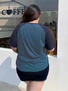 Dazy Plus Camiseta de talla grande de manga raglán corta y holgada con hombros caídos y estampado de letras - Neblina azul - Ver 2
