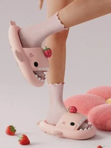 女士塑料拖鞋，2025新款夏季趣味家居拖鞋，可爱鲨鱼图案和草莓装饰，男女通用静音室内防滑凉鞋，适合女士和沙滩穿着 - 粉色 - 查看 2