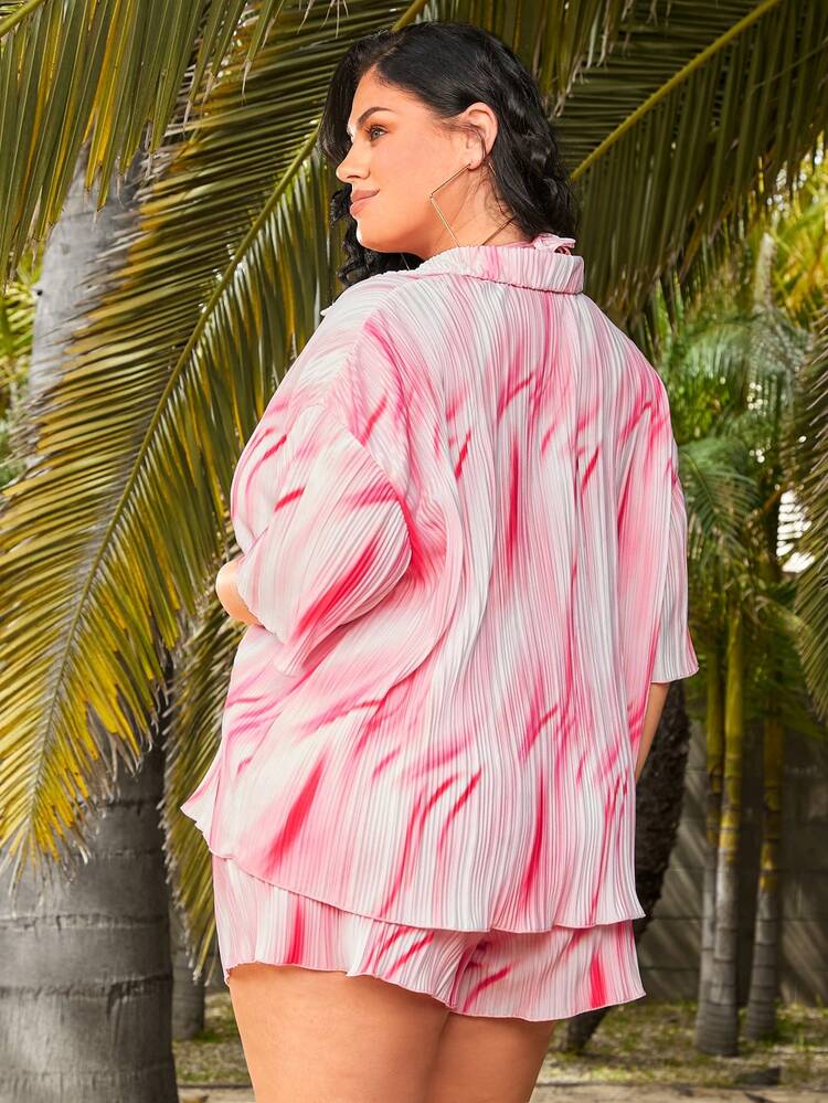 Plus Size Women 3-Piece Set Of Twisted Texture Printed Short-Sleeved Blouse, Short Halter-Neck Top And Shorts For Casual Summer Outfits, Suitable For Dating, Casual, Shopping, Streetwear, Going Out, Vacation, Beach, Easy To Match&Looks Slim