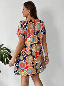 EMERY ROSE Vestido corte recto con cuello redondo en talla grande con estampado floral colorido, vestido de verano talla grande, vestido floral talla grande, vestido casual talla grande, vestidos de verano talla grande