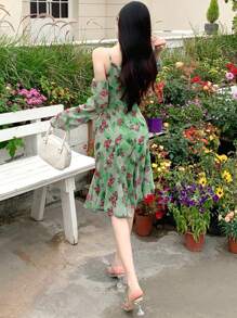 Dazy Designer Damen Kleid mit Spaghettiträgern und Ärmeln, modisches Urlaubskleid mit Blume Muster, Sommerkleid, Langarmkleid für den Herbst