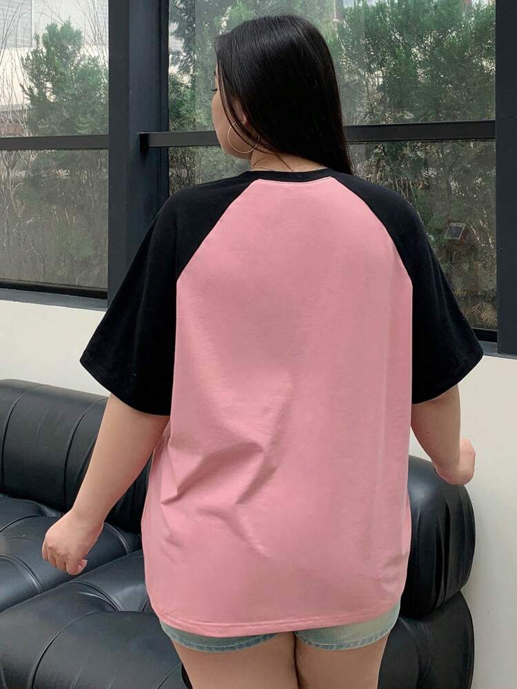 Dazy Petite Plus Plus Size Round Neck T-Shirt With Letter Print And Color-Block Raglan Sleeves, For Summer Oversized T-Shirt,Graphic Tees