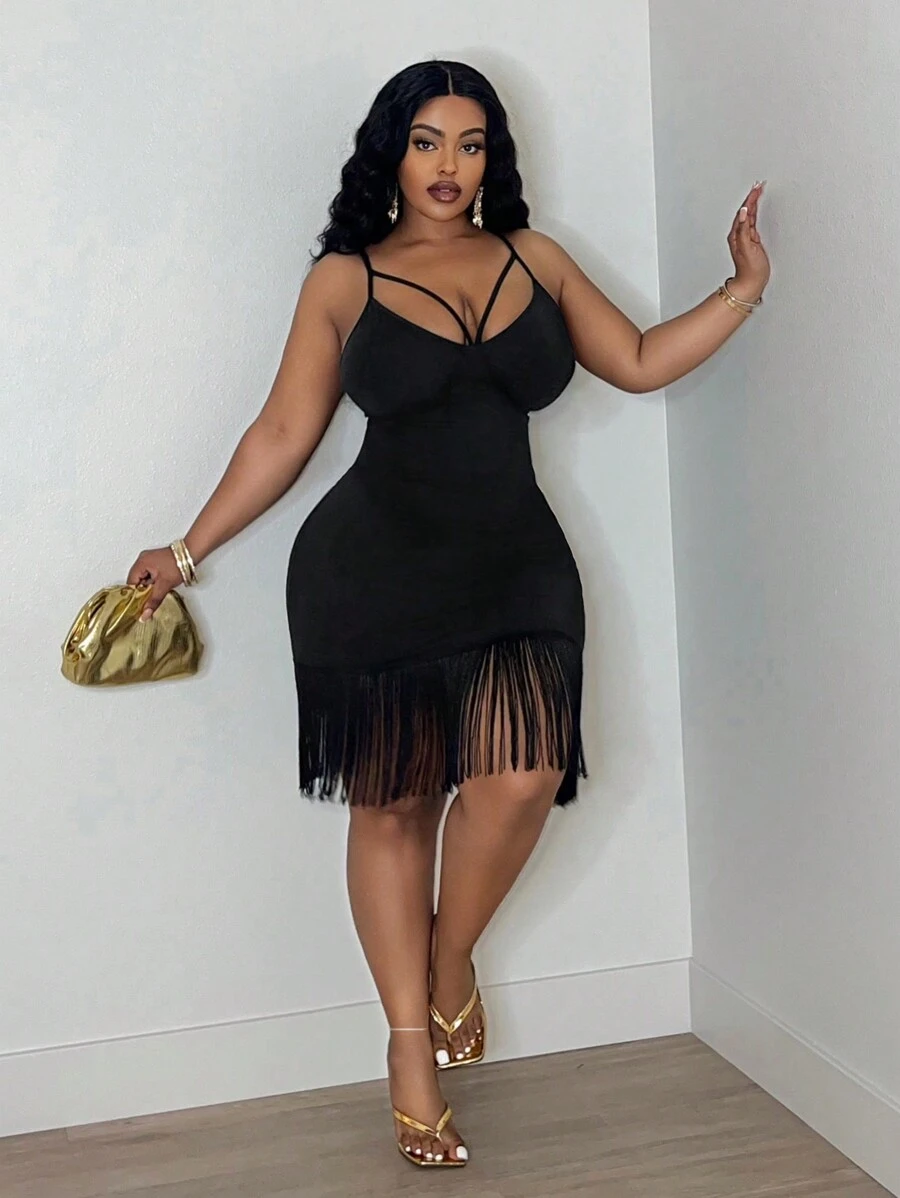 Slaydiva 大码夏季音乐节弹力针织纯色紧身黑色镂空流苏下摆细肩带连衣裙 - 黑色 - 查看 1