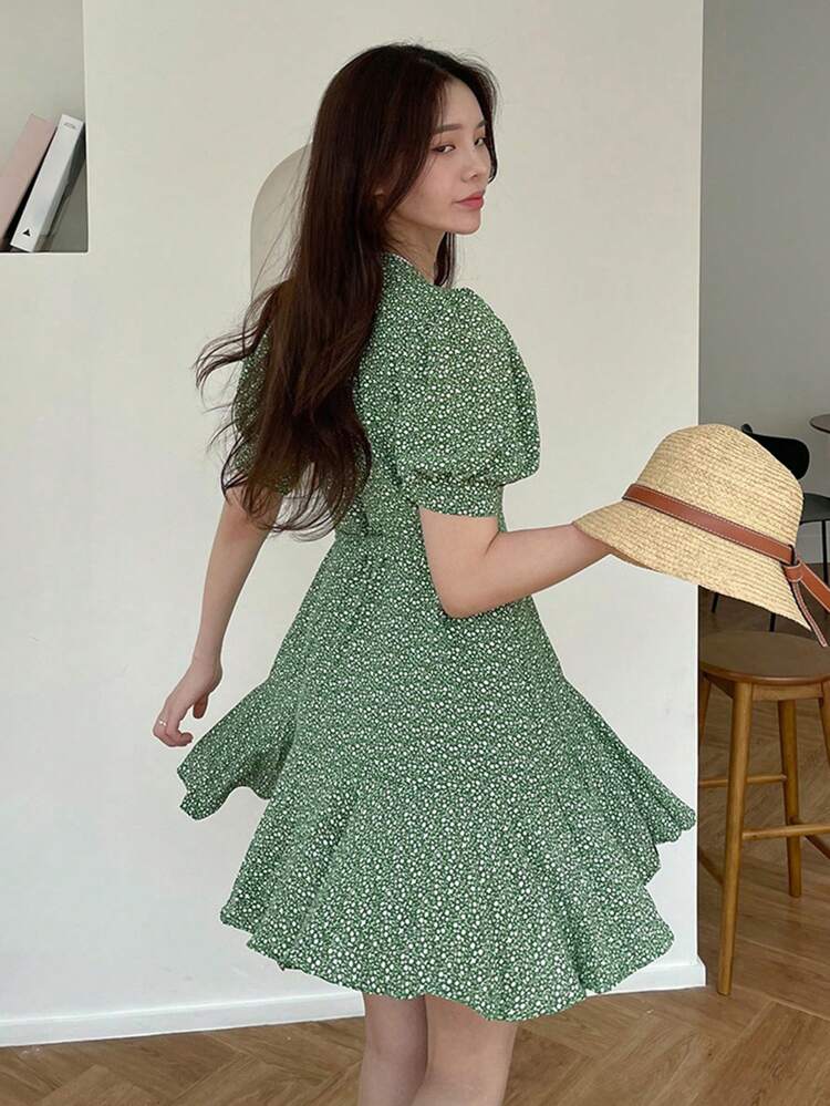 Women Summer Short Bubble Sleeve Ditsy Floral Waist Tie Holiday Style Dress Sundress Vacation Outfits Women Easter Boho
