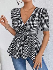 EMERY ROSE Houndstooth Printed Short Sleeve T-Shirt With Waist Belt Graphic Tees Women Tops - Black and White - View 6