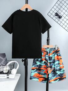 SHEIN Tween Boy 2pcs/Set Casual Camouflage Splicing Short Sleeve T-Shirt And Camo Printed Shorts Outfit For Summer, School, Campus, College