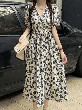 女式碎花中长款短袖连衣裙，少女风格