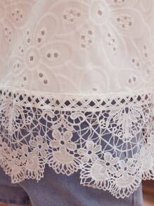 MOTF PREMIUM 蕾絲插入式網紗頸帶上衣 - 白色 - 查看 10