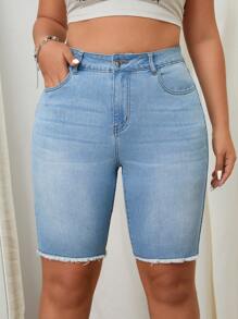 SHEIN EZwear Plus Size Women Denim Shorts With Pockets And Frayed Hem