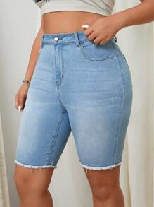 SHEIN EZwear Plus Size Women Denim Shorts With Pockets And Frayed Hem