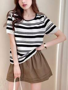Minimalist And Versatile Striped Round Neck Short-Sleeved Pullover - Black and White - View 3