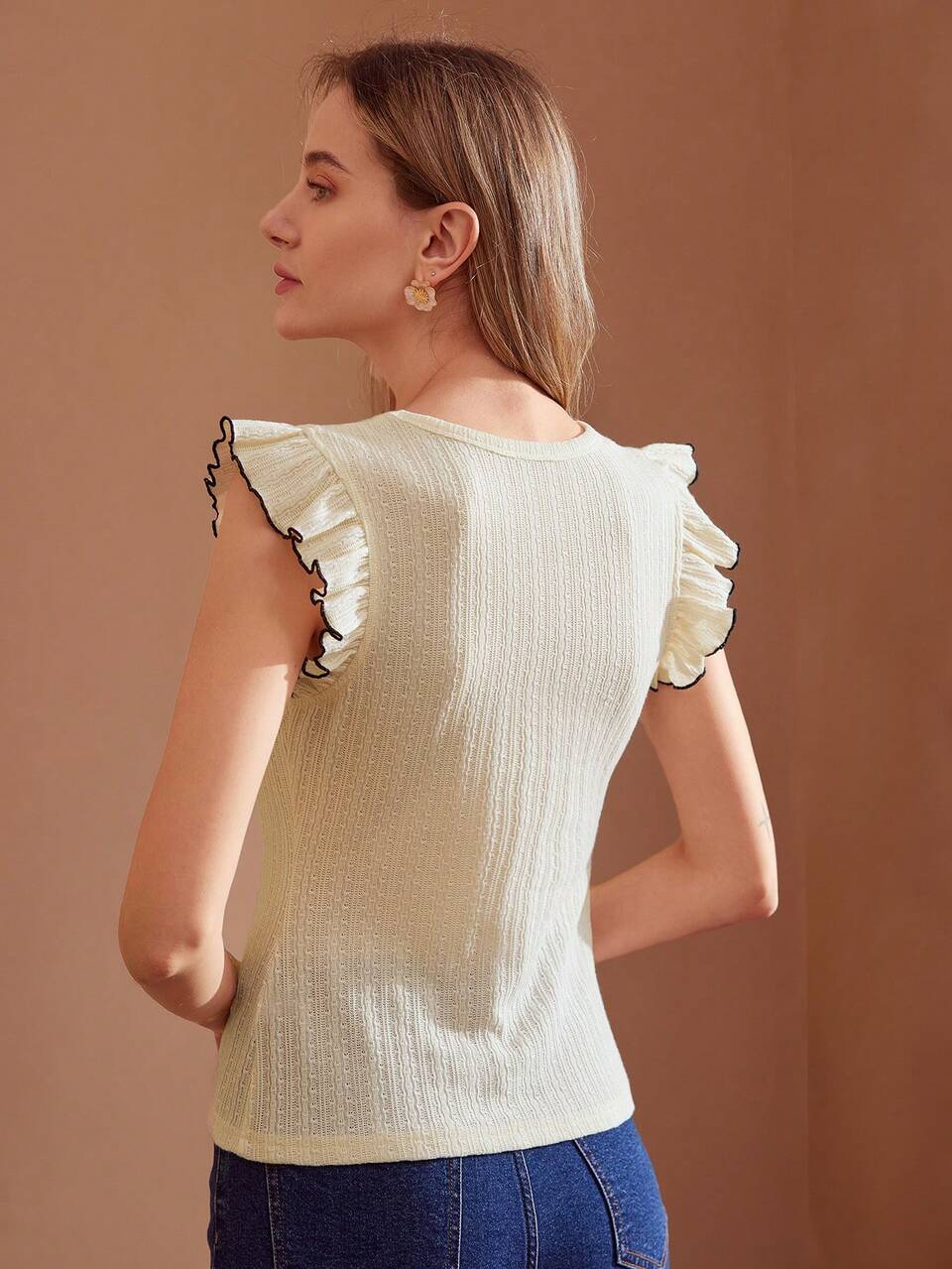 CONTRAST BINDING RUFFLE ARMHOLE TEXTURED TEE,SUMMER OUTFITS