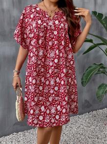 SHEIN Clasi فستان بطبعات زهور فضفاض وبأسلوب كاجوال للمقاسات الكبيرة، ياقة على شكل حرف V مع حافة مقصوصة، للاستخدام في ملابس السنة الجديدة - الأحمر - مشاهدة 5