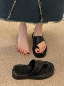 Zapatillas populares para mujeres llegadas nuevas de 2024, sandalias deportivas casuales resistentes al olor y antideslizantes, adecuadas para la playa en verano