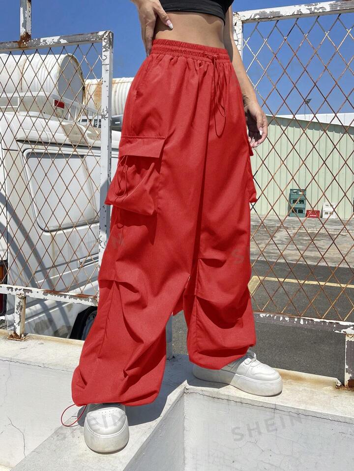 Red cargo pants with chain shop