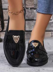 New Women Classic Black Casual Outdoor Four-Season Fringed Loafers With Leopard Head Decoration, Fashionable Lightweight Soft-Sole And Versatile Style For Students, Internet Celebrity And Fairy Style, Vacation And Dotted Flat Shoes