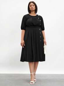 BizChic 大尺寸春夏純色優雅褶皺裝飾鈕扣連身裙 - 黑色 - 查看 5
