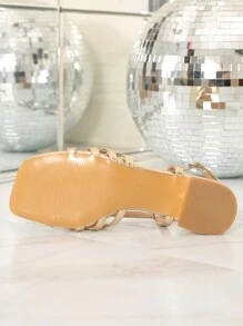 Sandálias femininas elegantes com múltiplas tiras, fivela vazada, bico quadrado e salto baixo. Confortáveis, respiráveis e antiderrapantes, estilo romano, ideais para todas as ocasiões e looks de primavera/verão. - Ouro - Ver 7