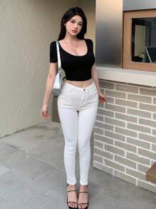 Joudiya 女性純色短款圓領緊身T恤，夏季修身款式 - 黑色 - 查看 3