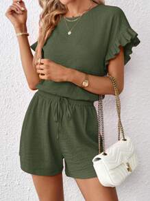 SHEIN Essnce Conjunto de verano informal de dos piezas con top de manga corta con volantes y textura y shorts