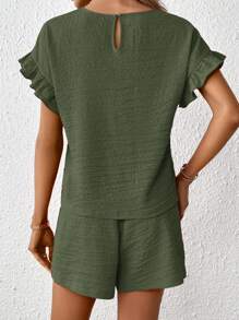 SHEIN Essnce Conjunto de verano informal de dos piezas con top de manga corta con volantes y textura y shorts