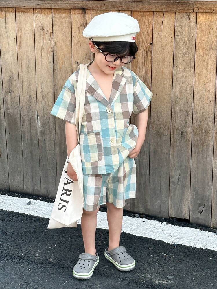 Young Boy Gentleman Plaid Two-Piece Set, High-Definition Plaid With Good Breathability, Loose And Fashionable Style That Is Both Comfortable And Fashionable, No Need To Worry About Matching, Easy To Walk Out The Door, Suitable For Friend Gatherings, Birthday Parties, Stage Performances, Suitable For Spring And Summer Seasons.