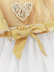 SHEIN Baby Girl Vacation Flower, Plaid Pattern Ruffle Hem Sleeveless Top And Shorts Set - Yellow - View 3