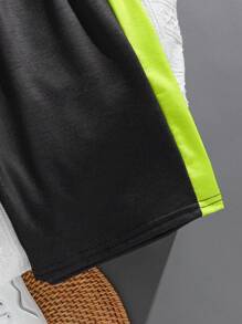 SHEIN Boys' Loose Sports Round Neck 2 In 1 Pattern Short-Sleeved T-Shirt Shorts Two-Piece Set