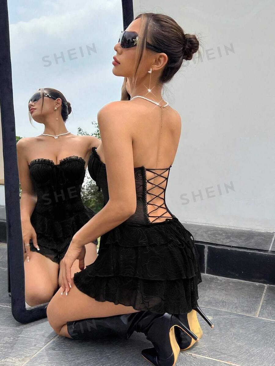 SHEIN ICON Vestido retorcido con copas de busto, parche de encaje acuchillado, capas y espalda descubierta cruzada con correa